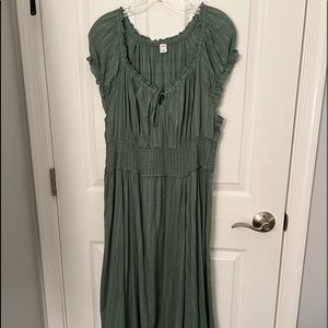 Old Navy Smocked Waist Midi Dress NWOT